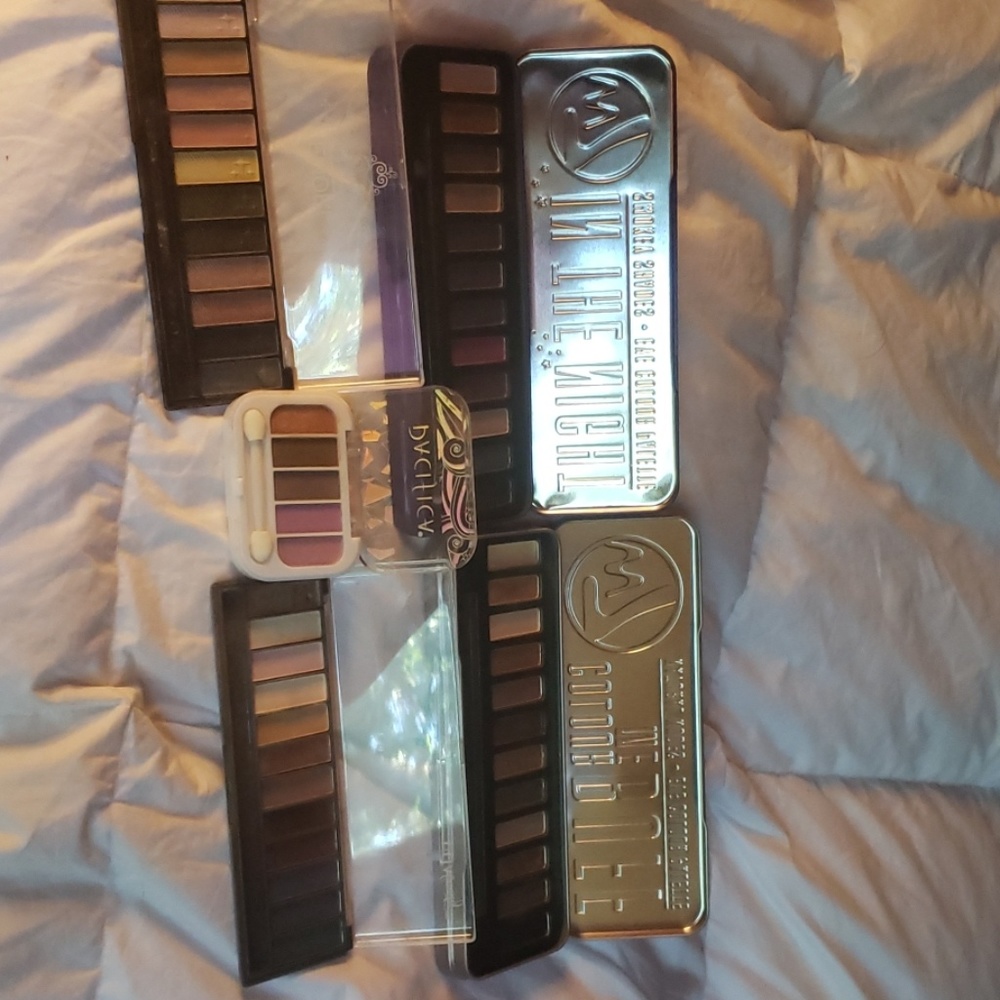 Eyeshadow bundle!! So many colors and shades